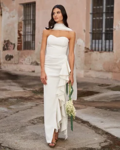 Miphai Macarena Novia